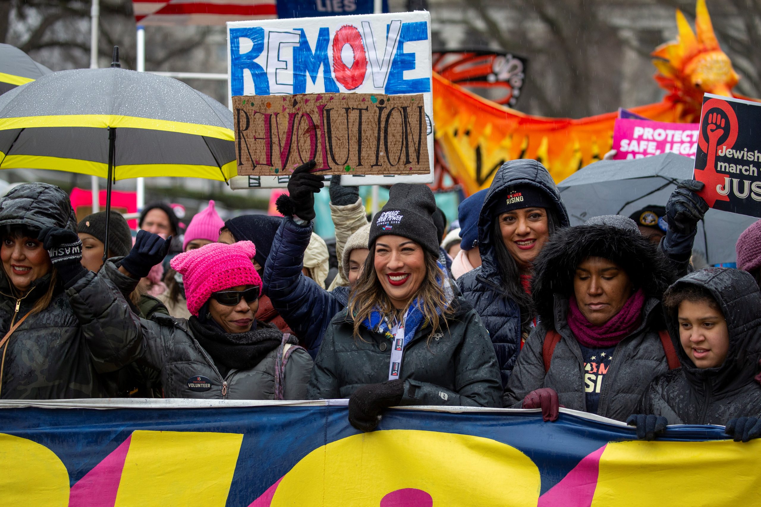 "Un violador en tu camino" marca el paso en Marcha de Mujeres frente a la Casa Blanca - 9c2ad2574429b86a37e15315f2f1e47a0e79df6e-scaled