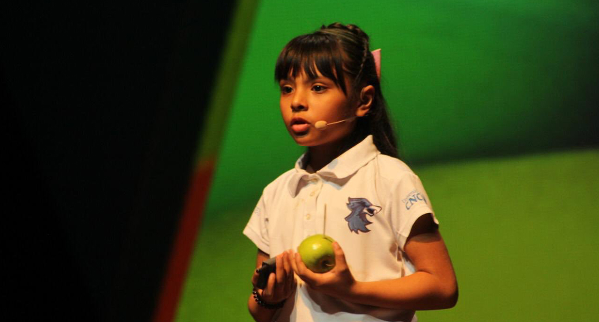 NASA invita a niña genio mexicana a visitar el Centro Espacial Johnson