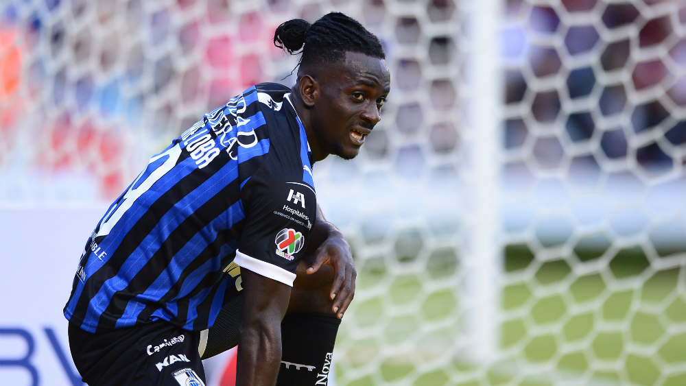 Aké Loba estaría descartado para jugar en Cruz Azul