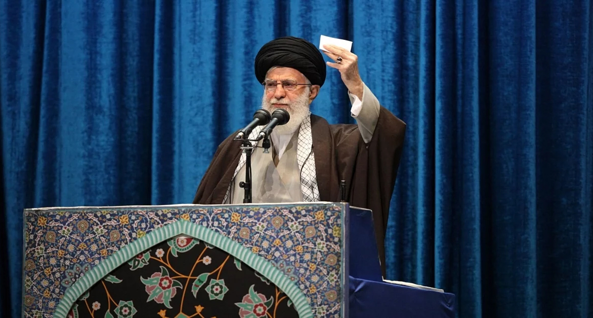 Trump intercambia insultos con el líder supremo iraní