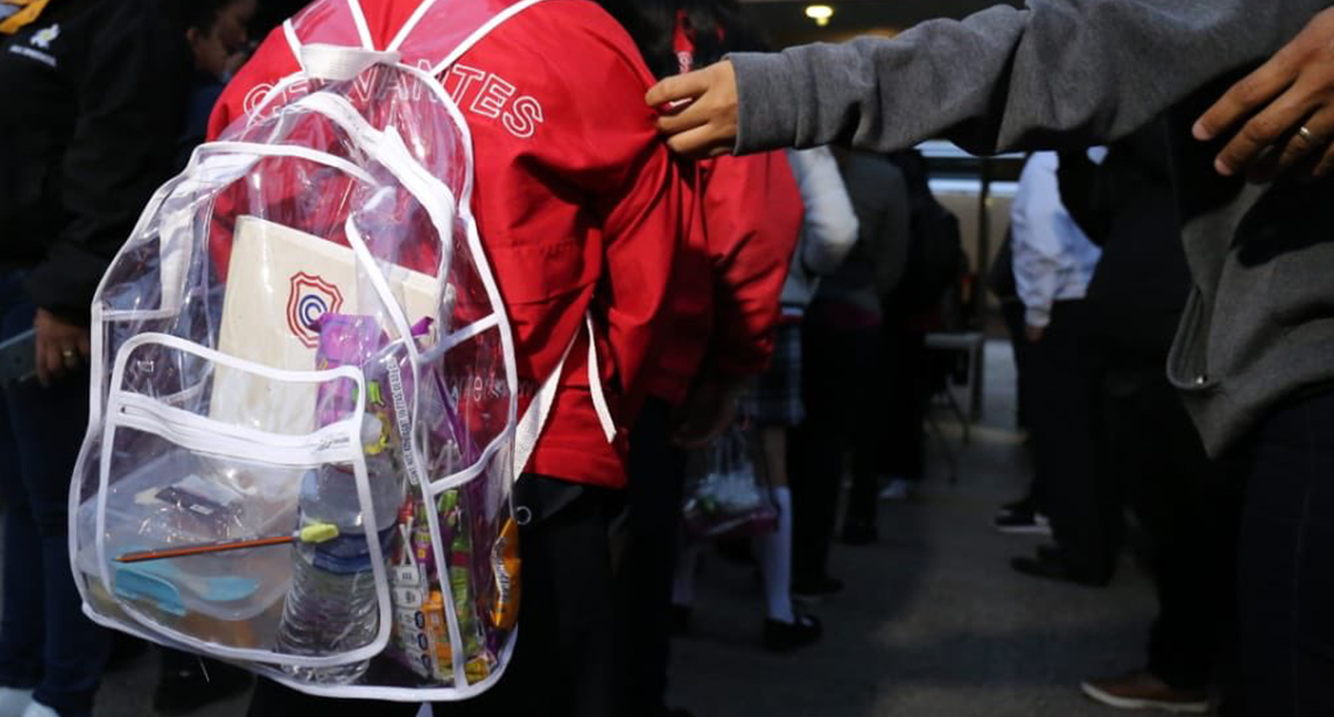 Colegio Cervantes de Torreón reanuda clases con detectores de metal