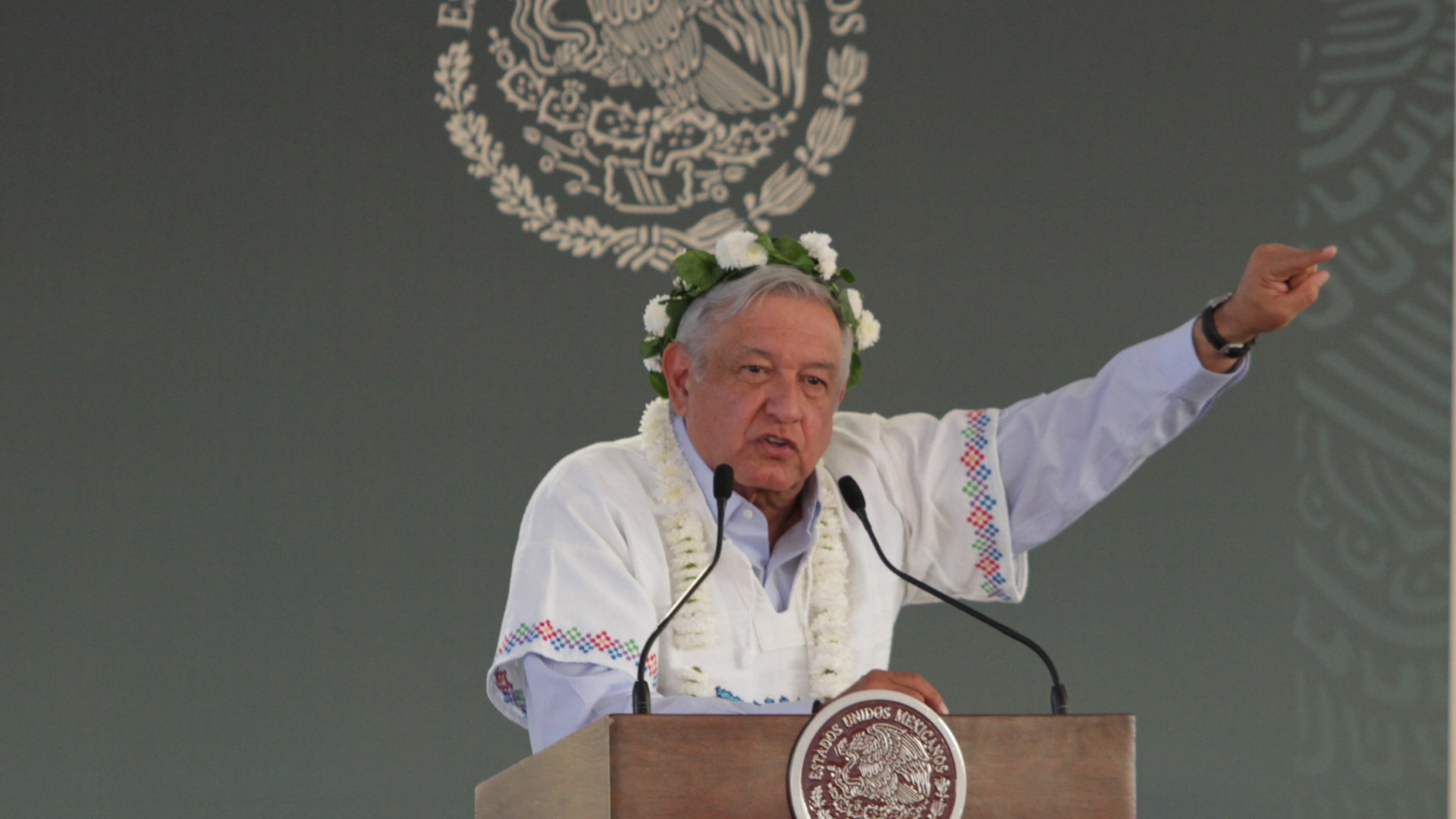López Obrador reprocha a oposición no rechazar a industria minera