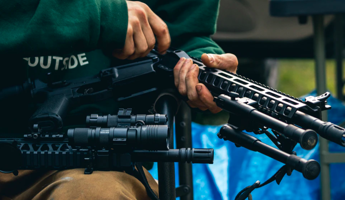 Nueva York prohibirá comprar componentes para armas por internet