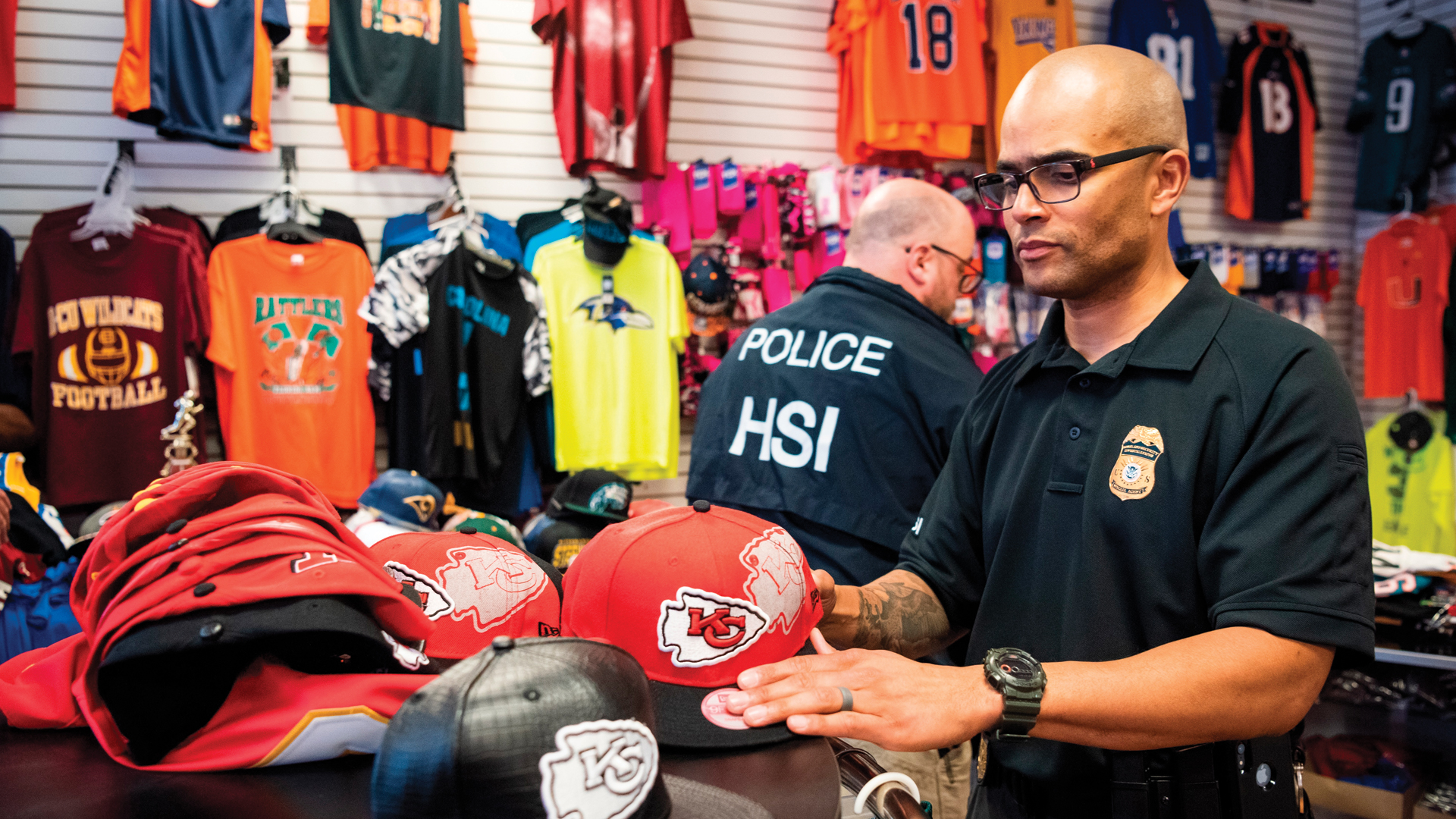 Decomisan 123 mdd en artículos pirata del Super Bowl