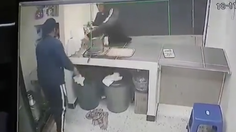 Asaltan en segundos local de tamales en Coyoacán Asaltan en segundos local de tamales en Coyoacán