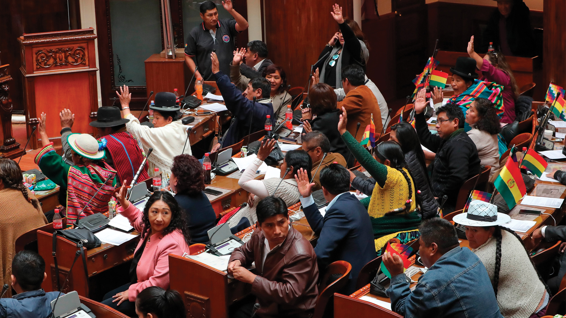 Parlamento de Bolivia acepta renuncia de Evo Morales