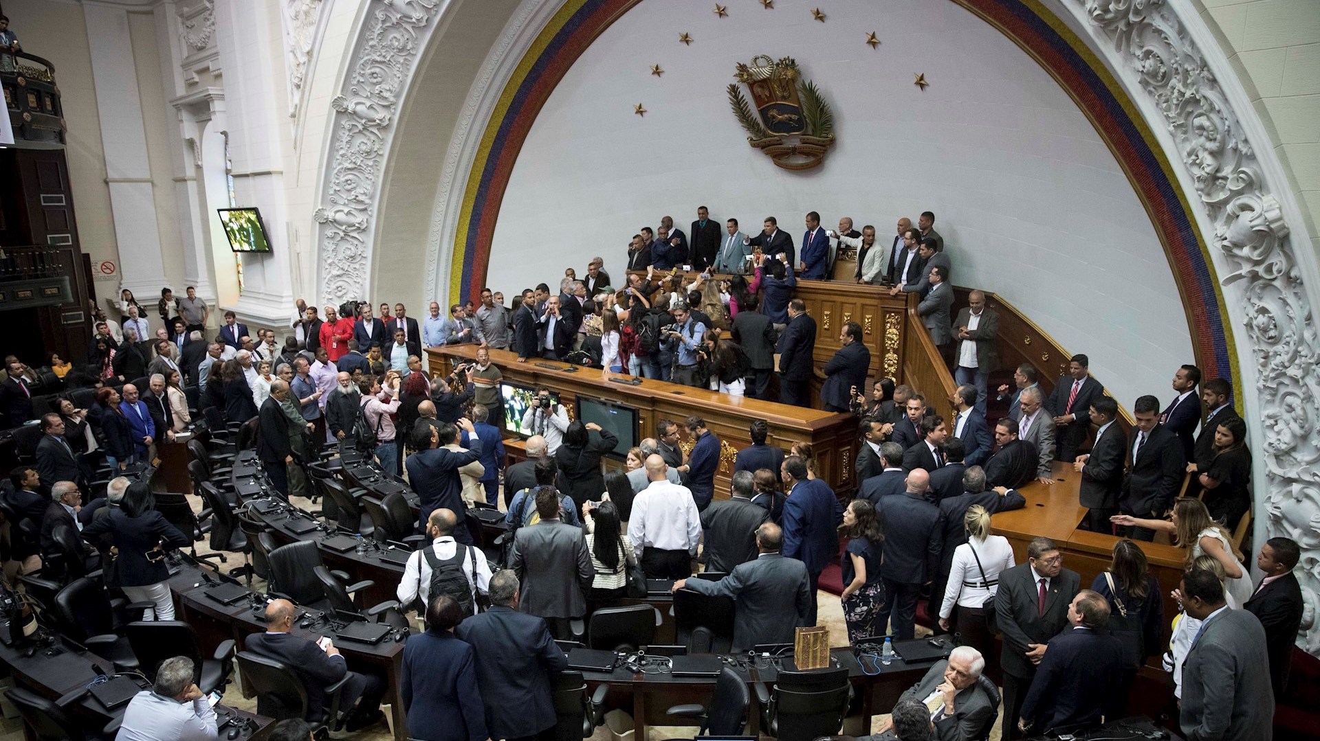Guaidó dice que chavismo asesinó la República al elegir a jefe del Parlamento