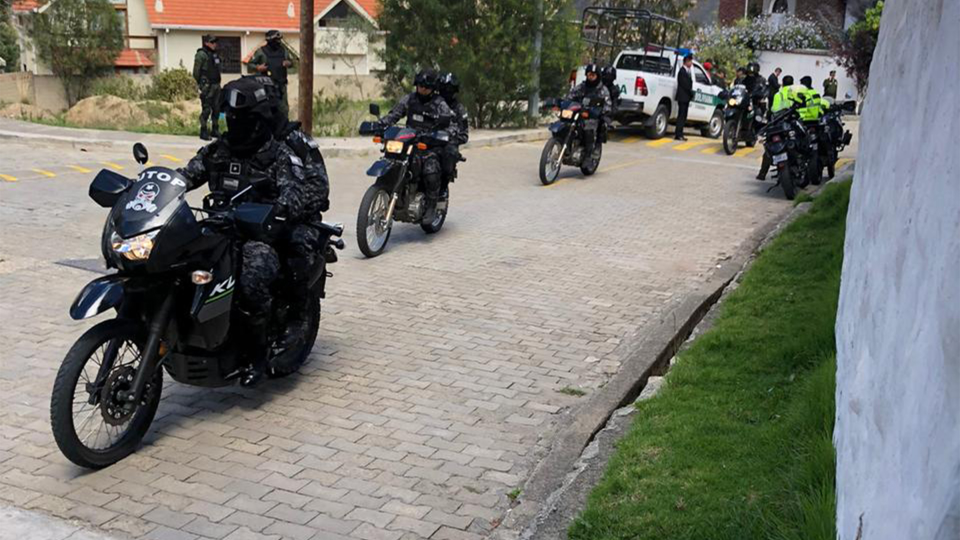 Denuncia Embajada de México en Bolivia nuevo asedio policíaco en la Residencia oficial