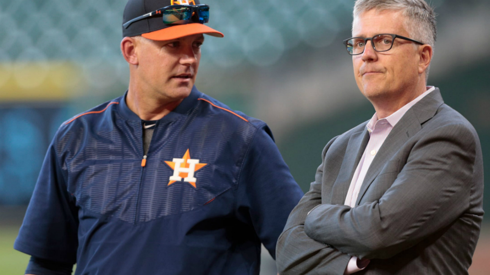 Astros de Houston despide a manager y gerente general tras escándalo