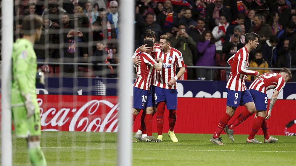 Atlético vence al Levante y se coloca detrás del Real Madrid y Barcelona
