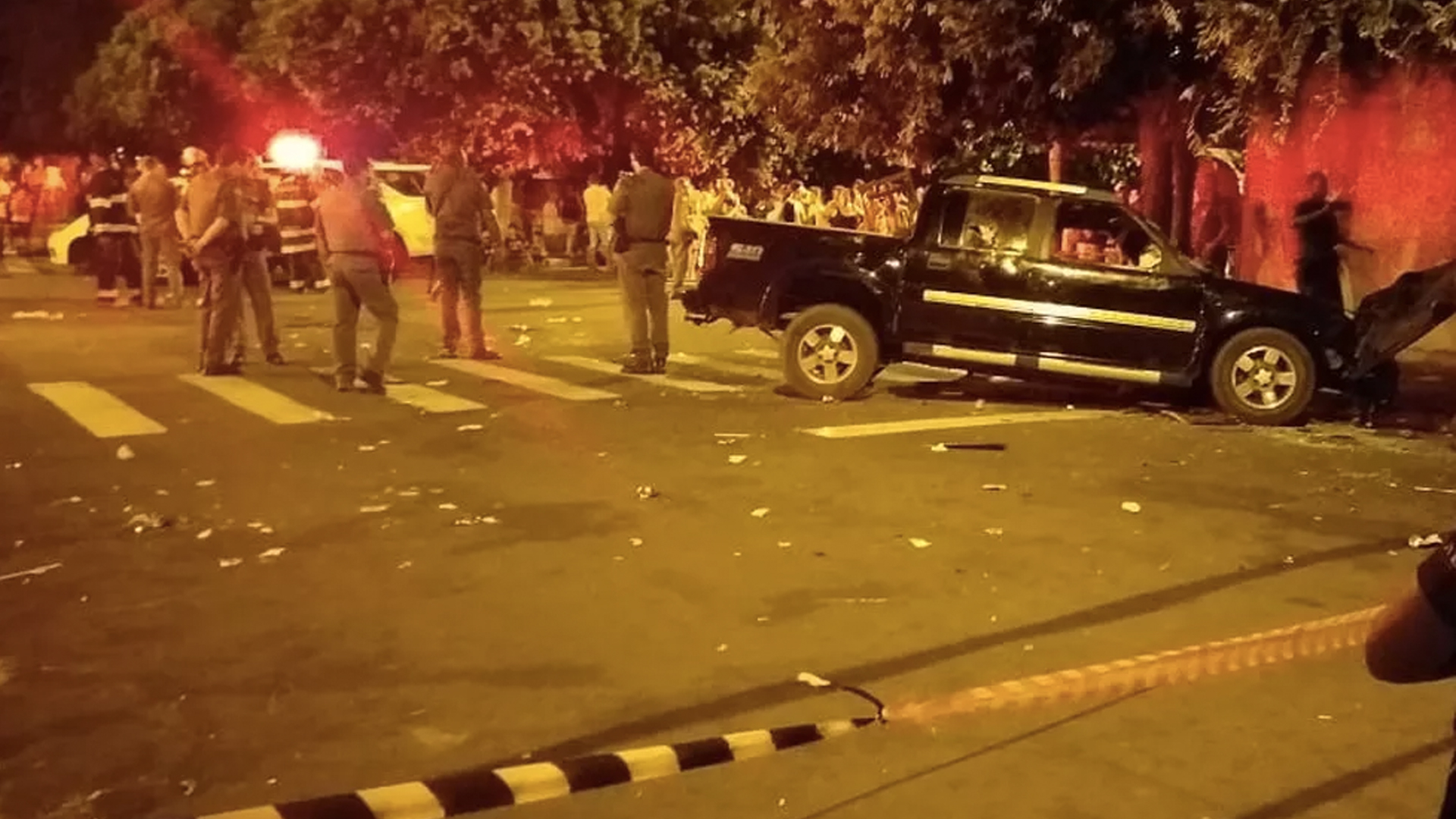 Hombre atropella a 17 personas tras haber discutido con su esposa en Brasil