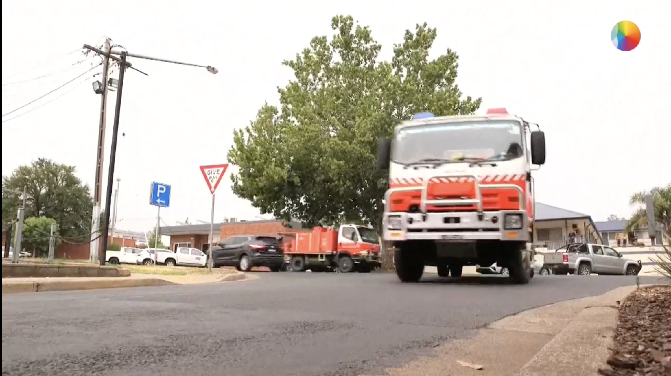 Refuerzan combate a incendios en Australia