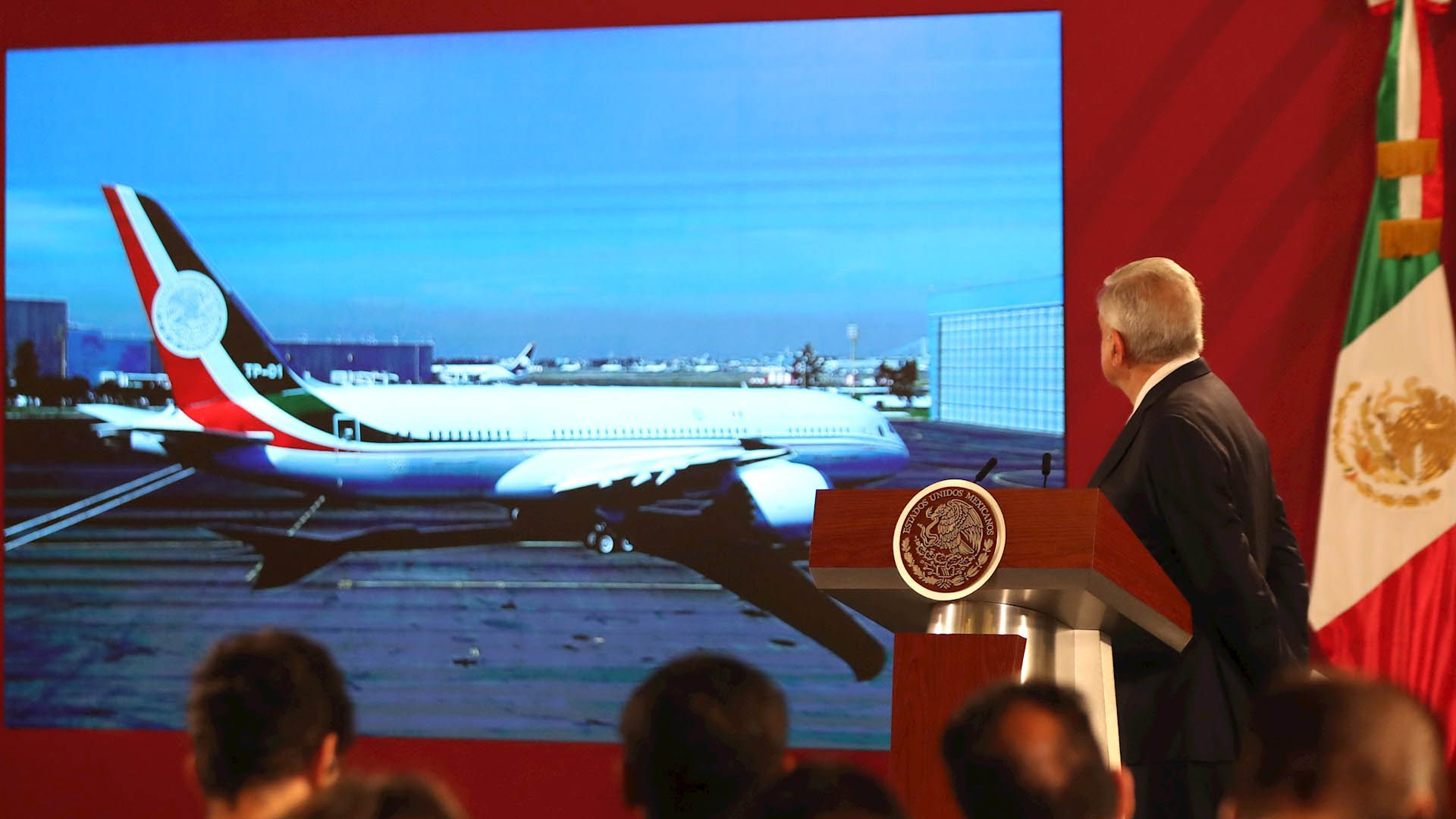 Dolores Padierna respalda rifa del avión presidencial
