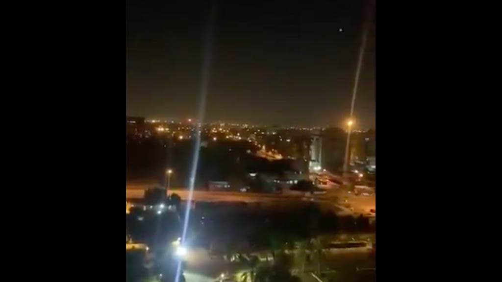 Descartan daños en la Embajada de Estados Unidos en Irak tras ataque con cohetes