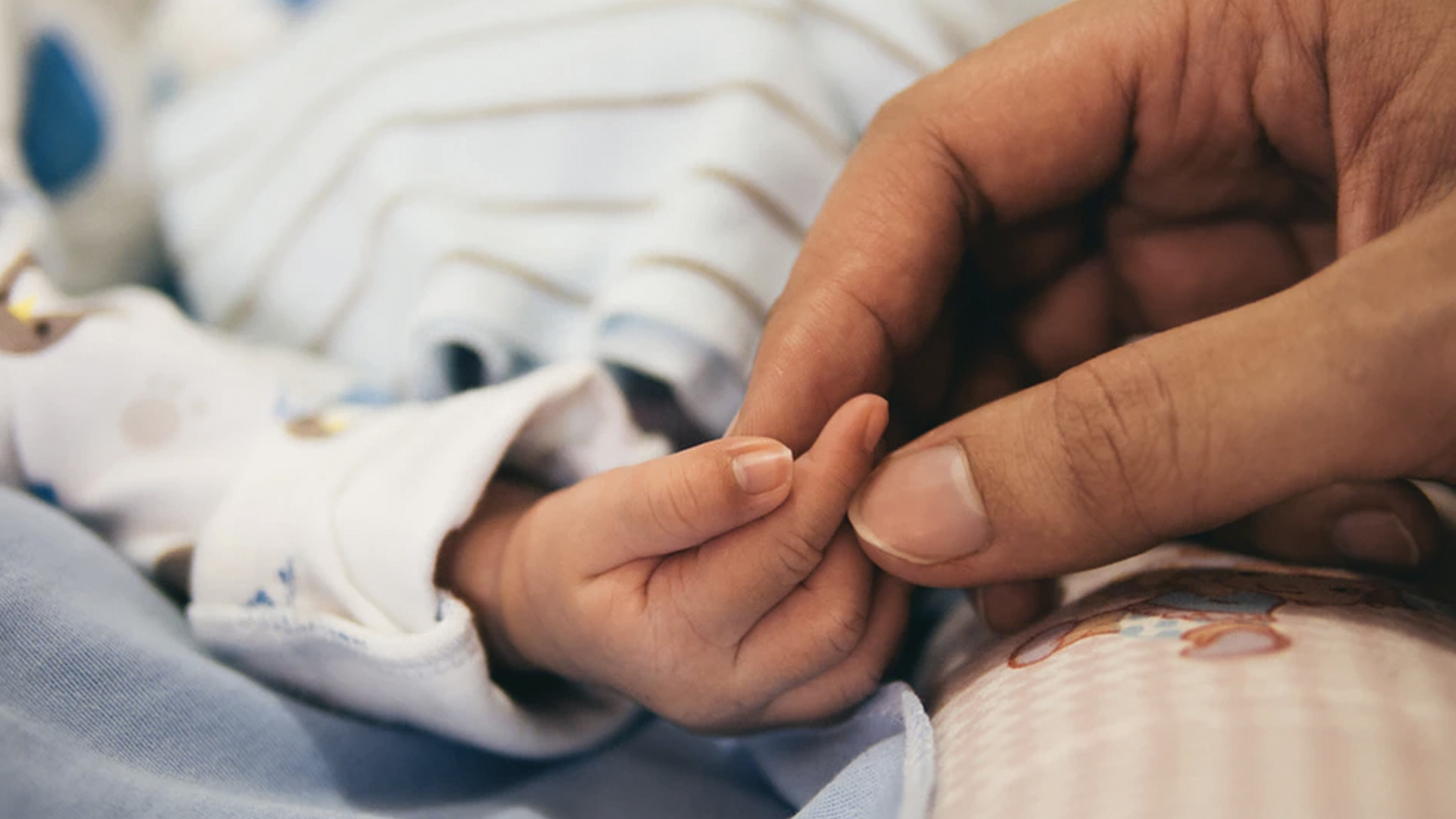 Rescatan a 3 menores que estaban amarrados y en condiciones insalubres en CDMX