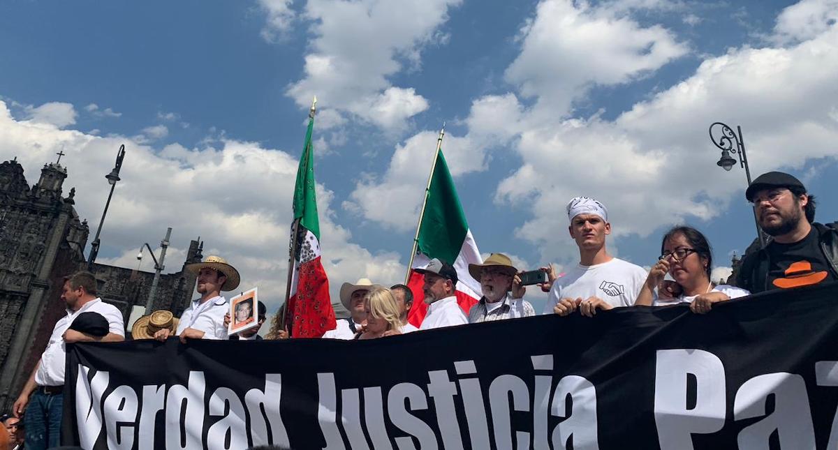 Nosotros no alentamos a eso, afirma AMLO tras confrontación en el Zócalo
