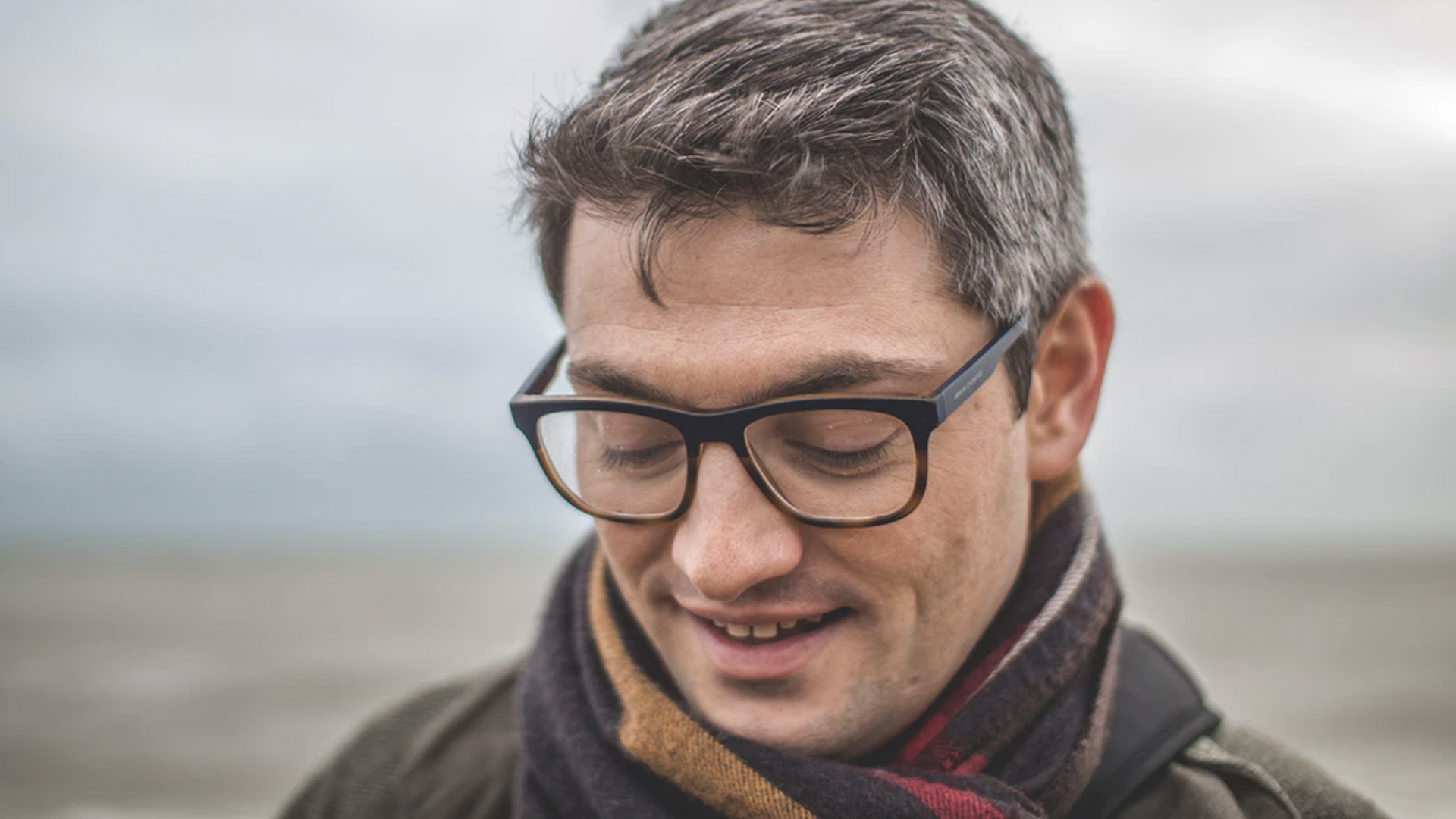 Estrés provoca aparición de canas