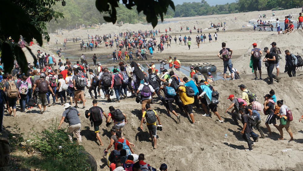 México arrestará a migrantes que cruzaron la frontera por el río Suchiate