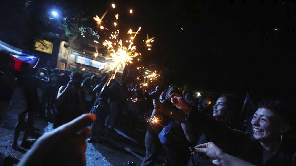 Celebran Año Nuevo en zona cero de protestas en Chile