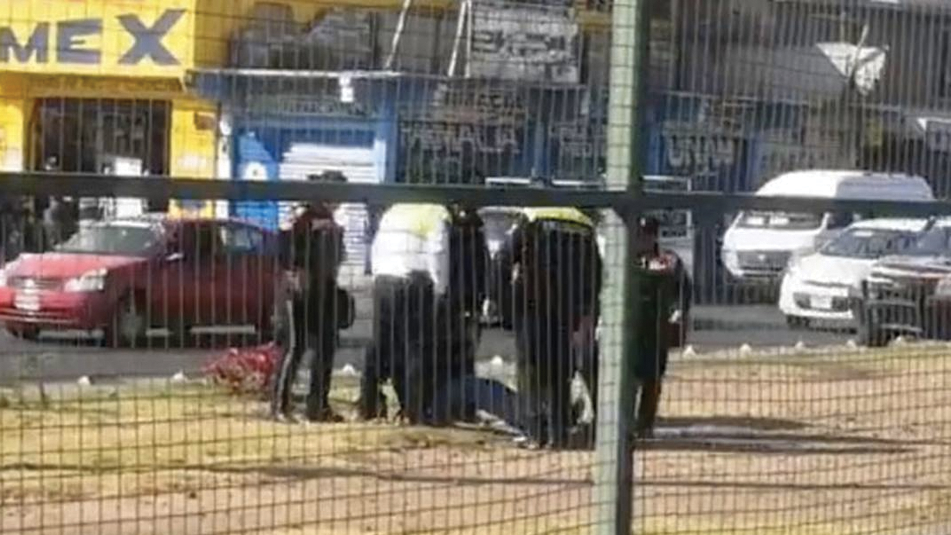 #Video Agreden a reportero y detienen a otro durante cobertura en Chimalhuacán