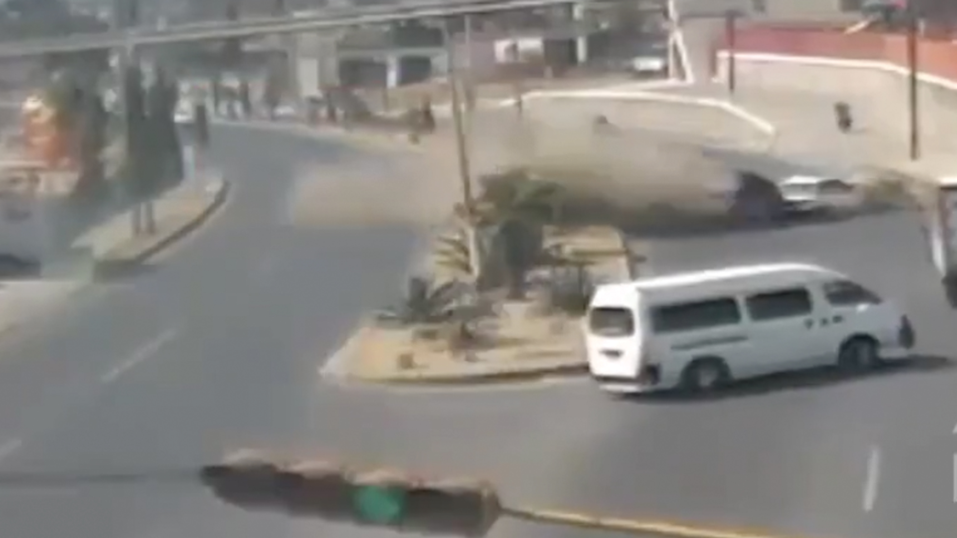 #Video Camioneta choca contra otro vehículo en Edomex