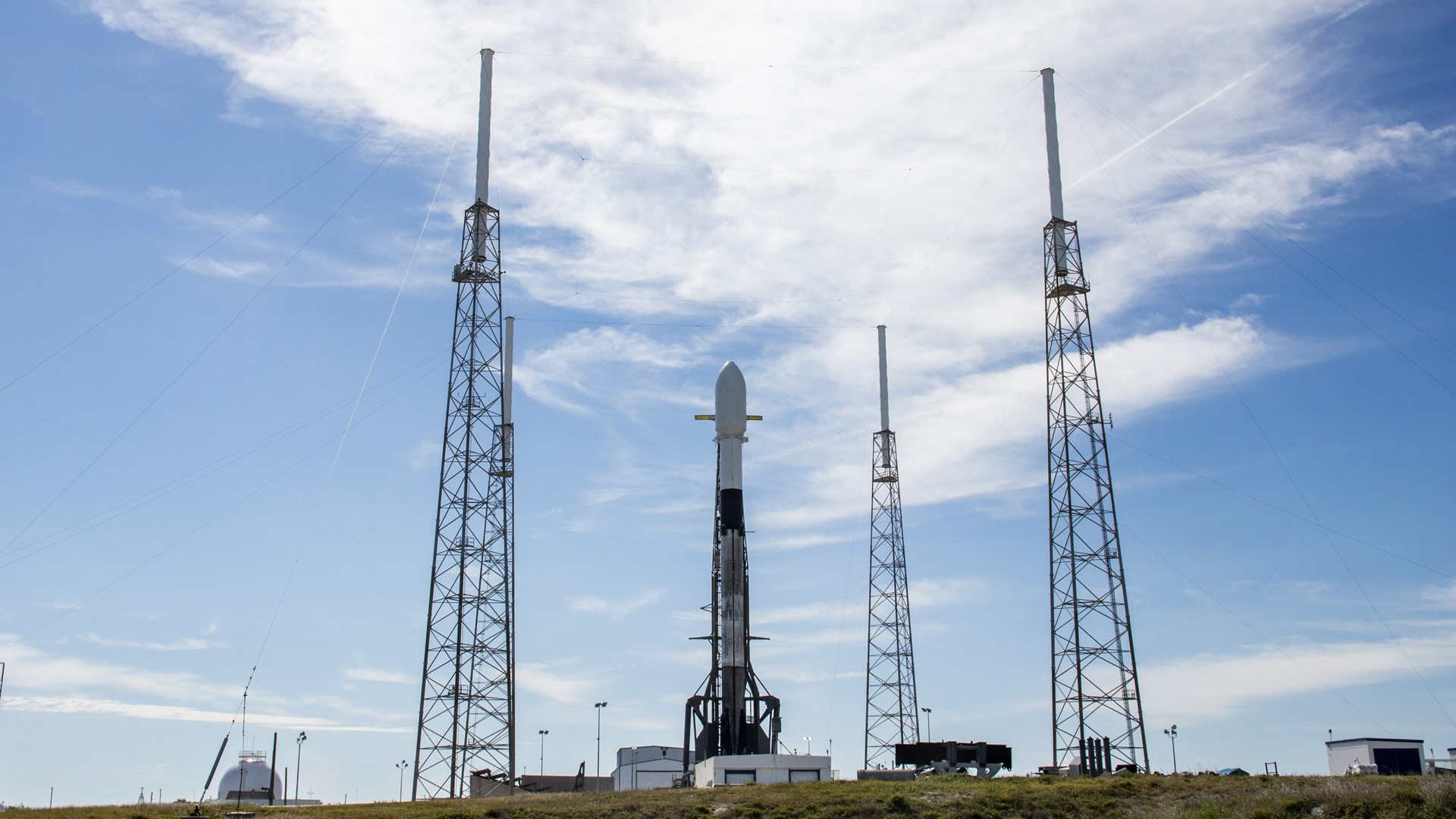 SpaceX posterga envío de satélites Starlink al espacio