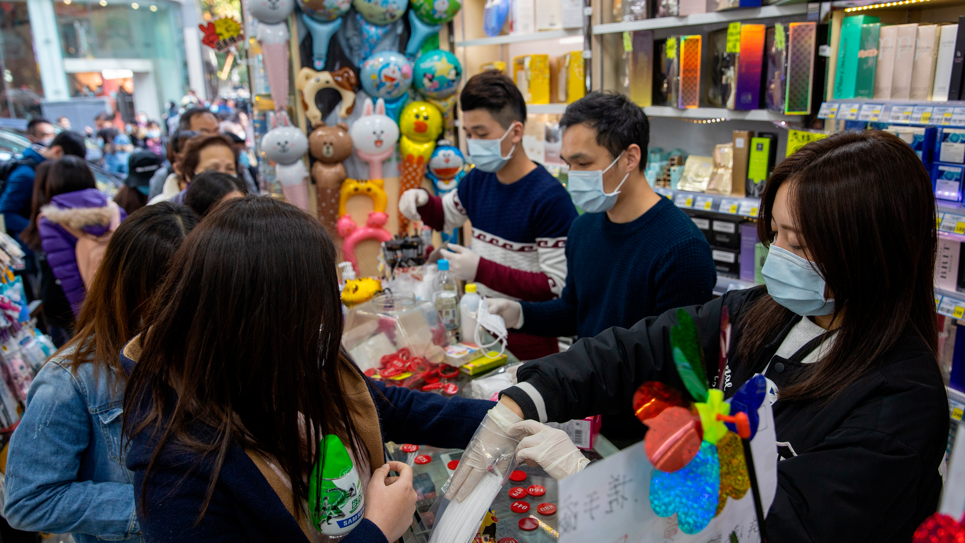 Aumenta a 132 el número de muertos por coronavirus en China