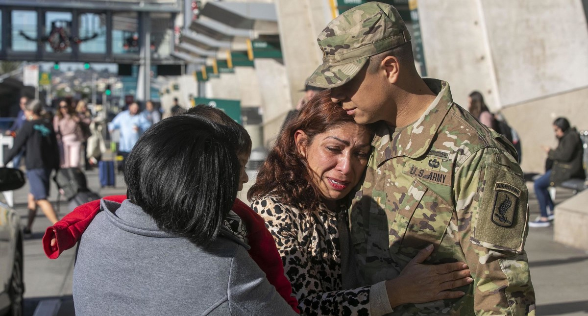 Deportan a madre mexicana de teniente del ejército estadounidense