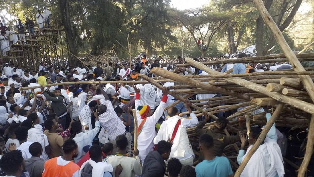 Derrumbe de grada en fiesta religiosa deja nueve muertos en Etiopía