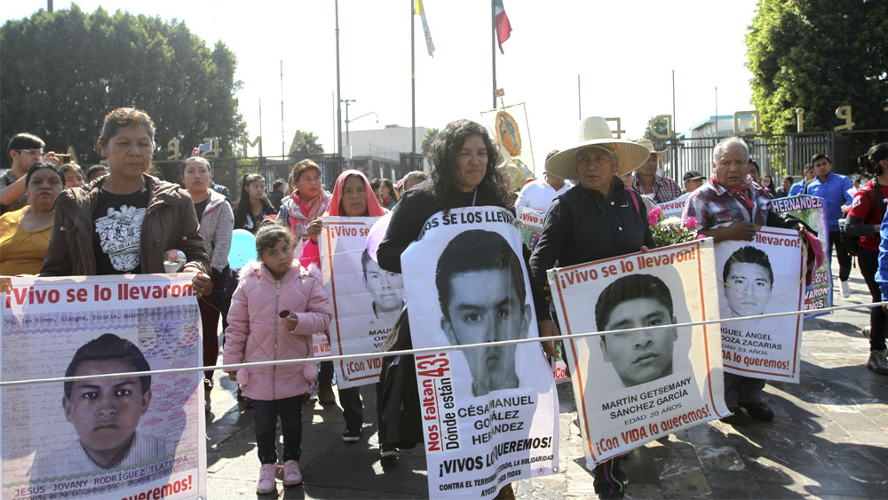 Deseo con toda mi alma conocer paradero de los 43 normalistas, afirma AMLO