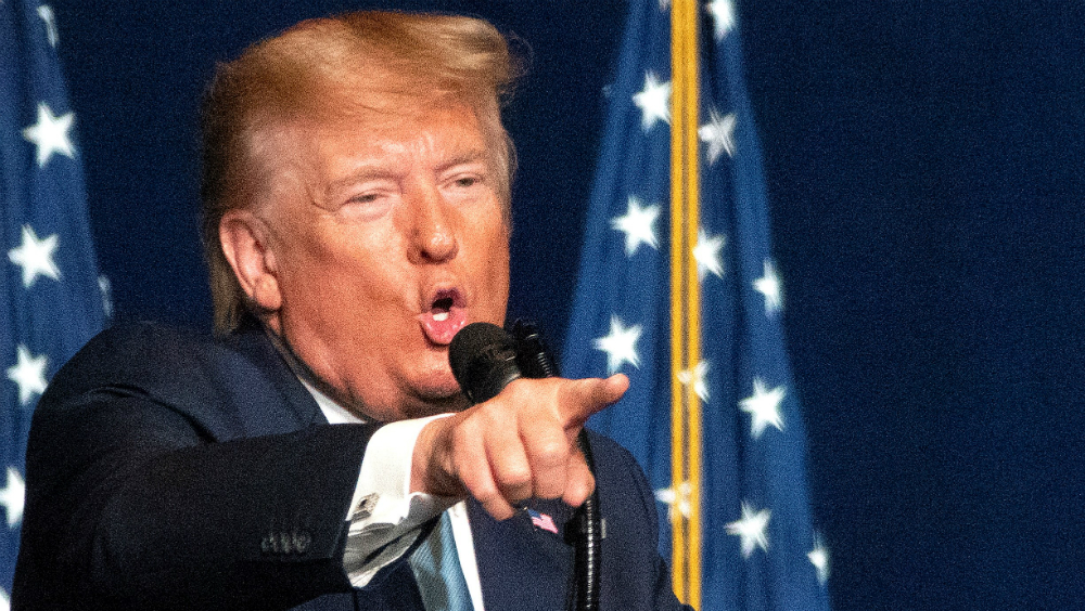 Trump amenaza con atacar 52 objetivos iraníes si Teherán toma represalias