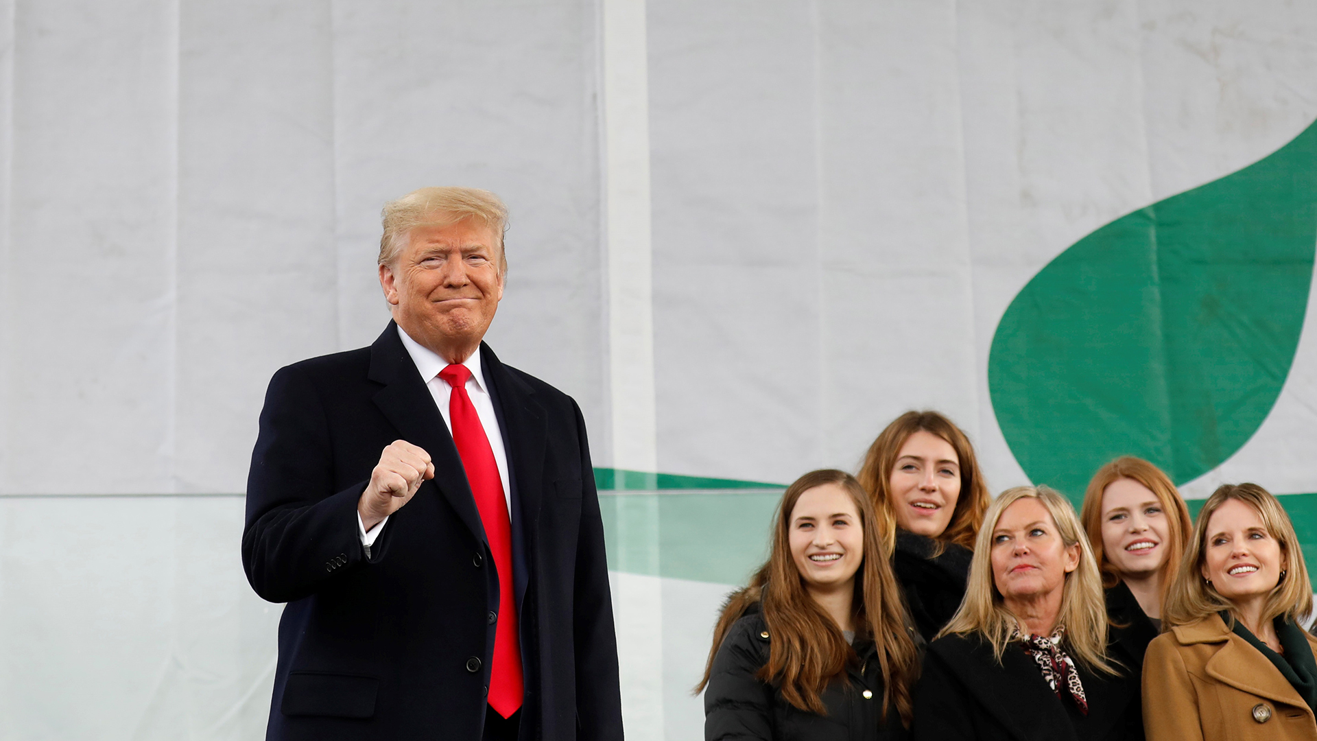 Donald Trump asiste a marcha contra el aborto