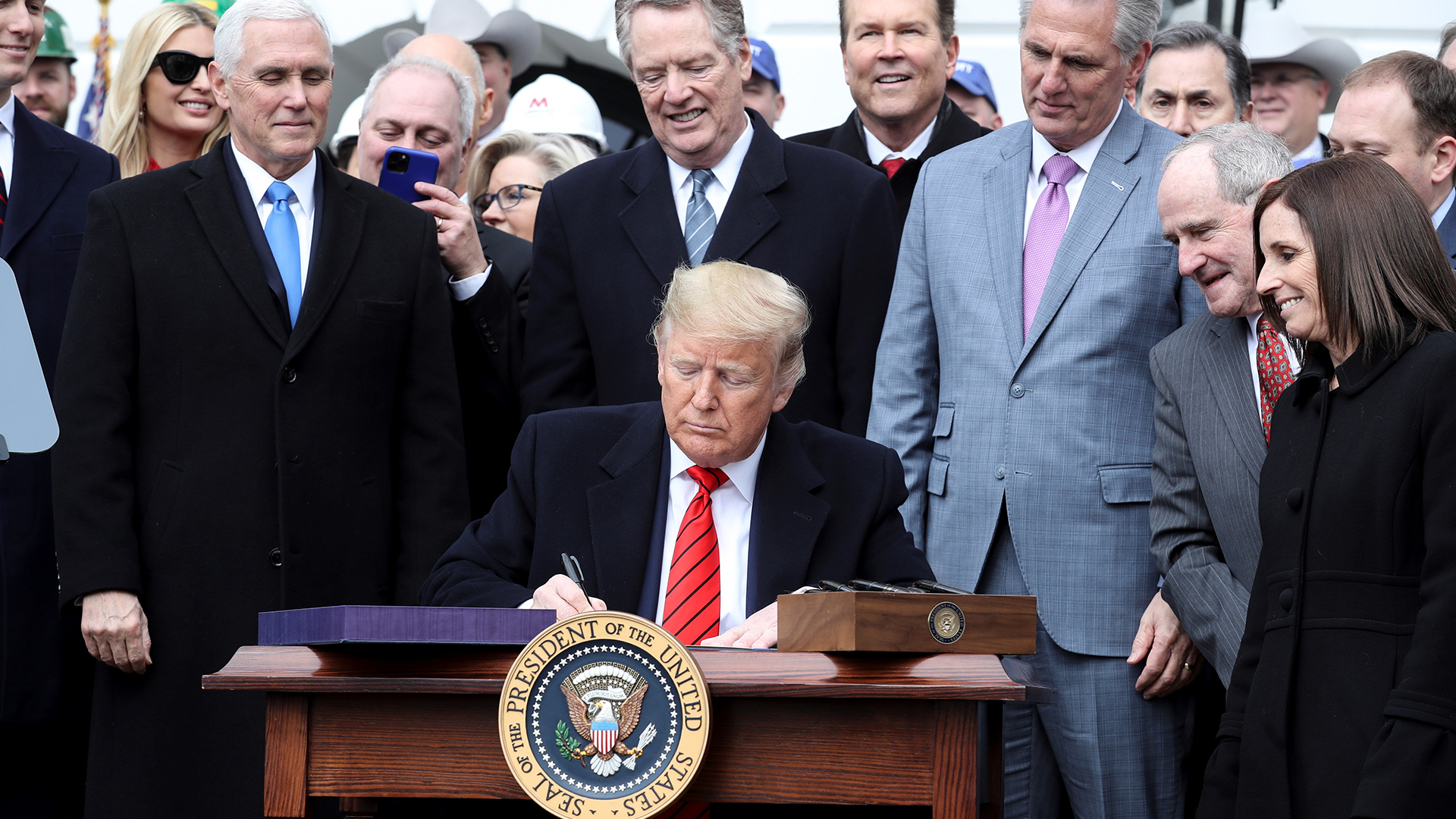 Donald Trump firma el T-MEC