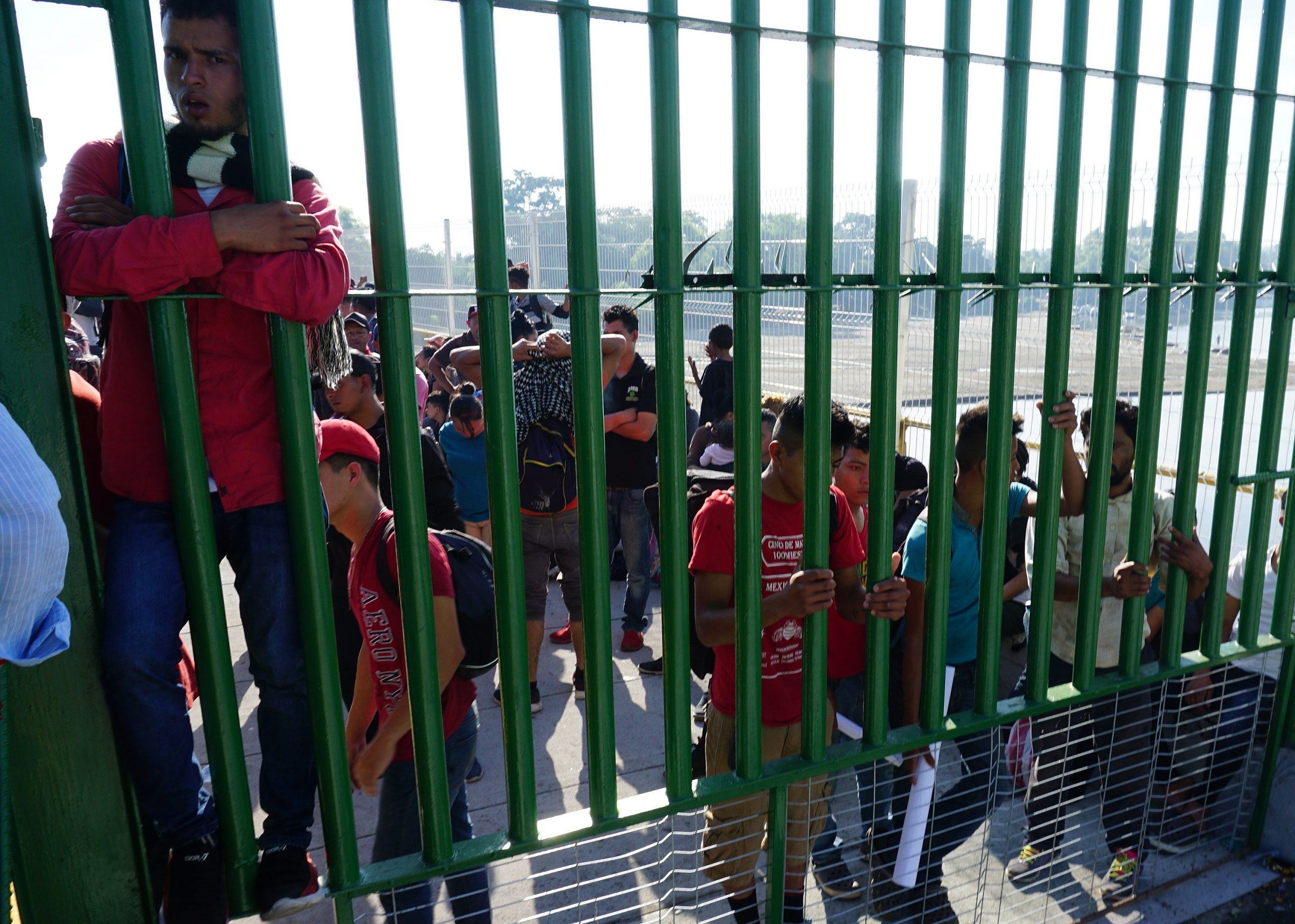 Caravana migrante permanece a la espera para entrar masivamente a México - ed8b9c9dd5b489d2c672bb1e48ee5f68f0fb1d86-scaled