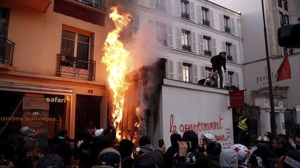 Enfrentamientos en manifestación contra reforma de pensiones en Francia
