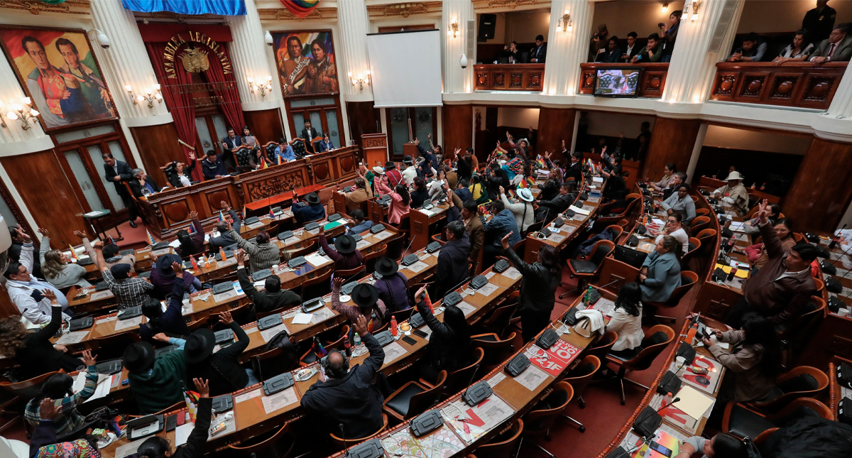 Parlamento boliviano acepta carta de renuncia de Morales