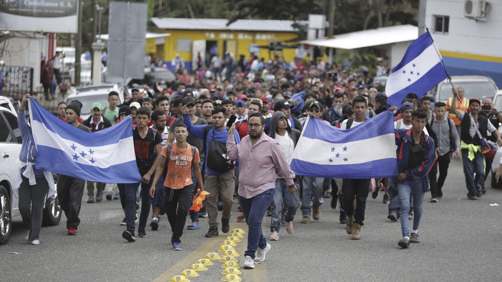 Existen cuatro mil empleos para migrantes en frontera sur, señala AMLO
