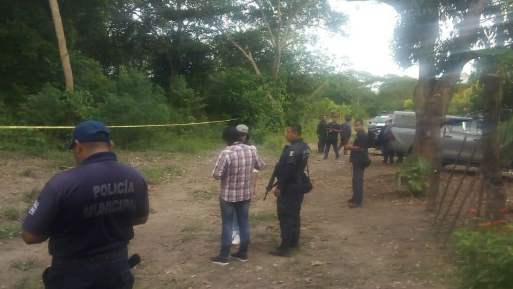 Hallan cinco cuerpos en fosa de Tabasco