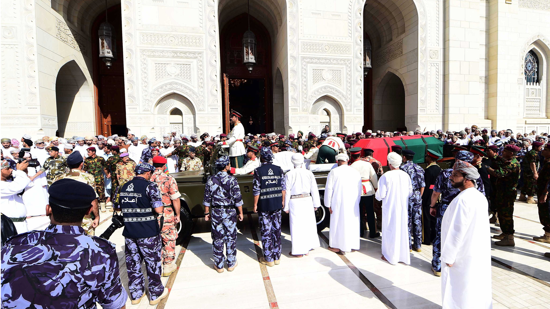 Nuevo sultán de Omán recibe a Boris Johnson tras muerte de Qabús bin Said - funeral-del-sultan-de-oman-qabus-bin-said