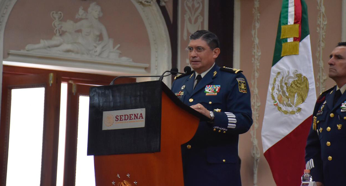 El general Luis Cresencio Sandoval lamenta muerte de coronel de Caballería