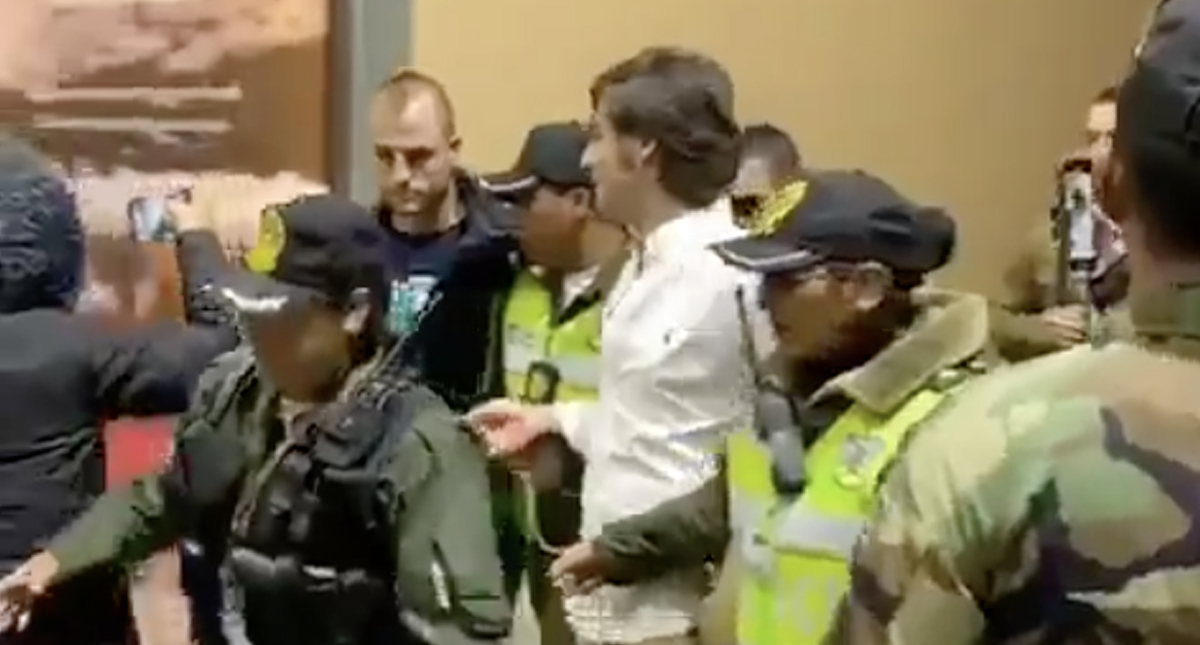 #Video Increpan en el aeropuerto de Bolivia a GEO españoles