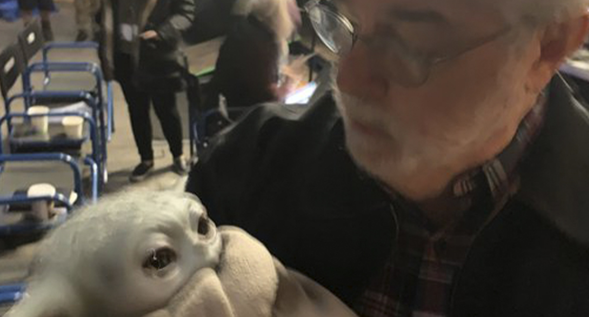 George Lucas aparece en fotografía con ‘baby Yoda’