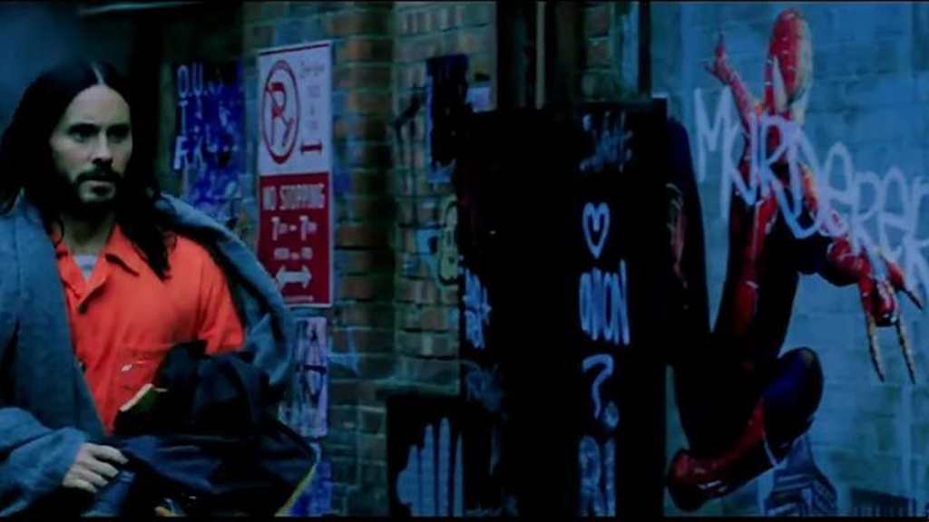 #Video Lanzan tráiler de Morbius, nuevo rival de Spider-Man - graffiti-de-spider-man-con-leyenda-asesino