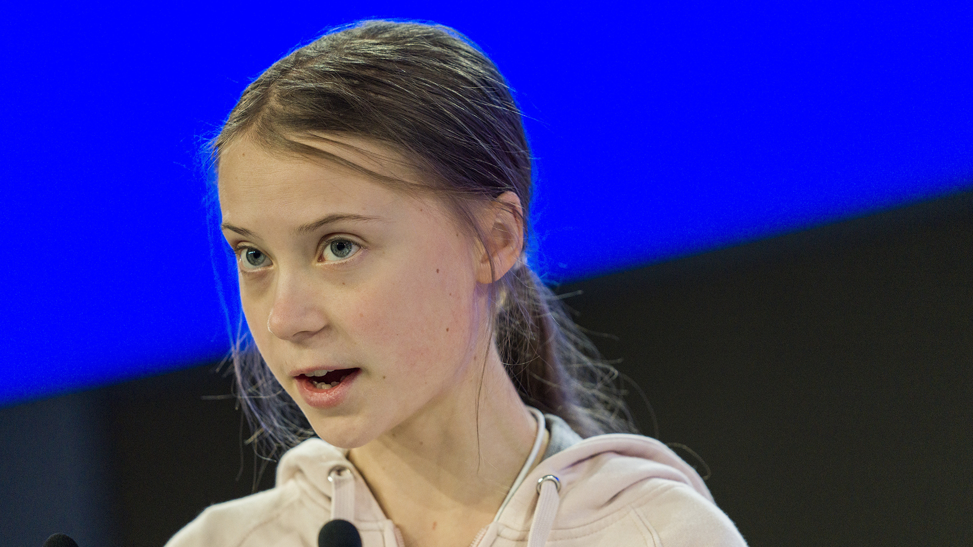 Trump y Thunberg cruzan reproches sobre crisis climática en Davos