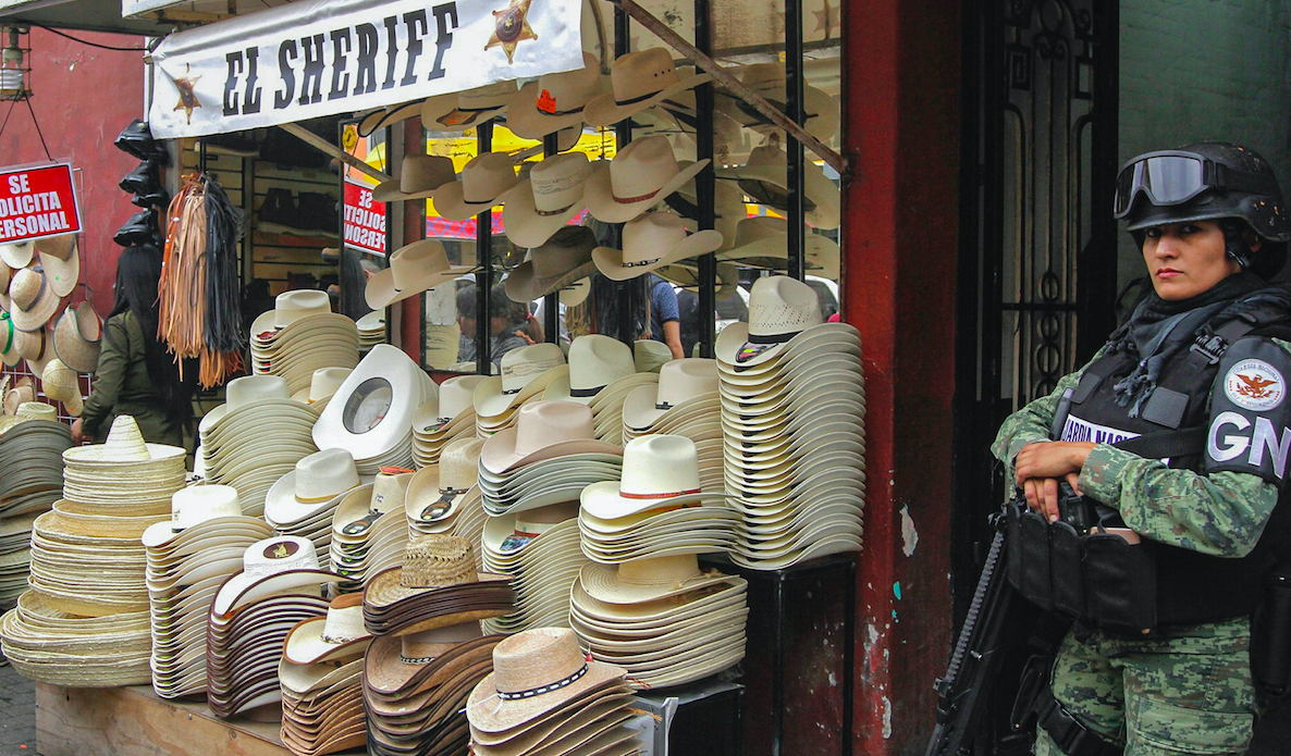 No daremos concesión a uniformados que protegen al crimen organizado: Durazo