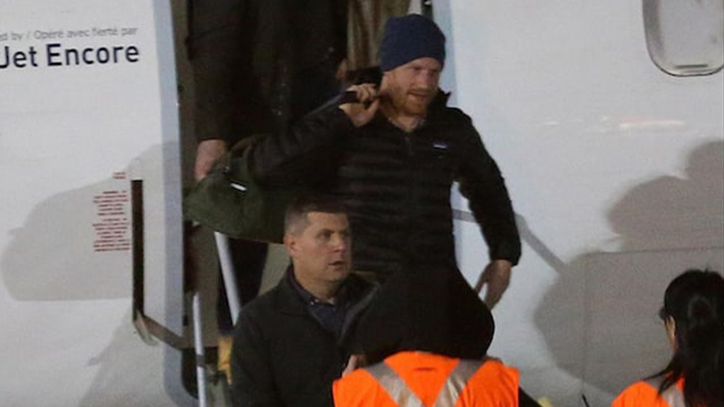 #Video Harry llega a Canadá para reunirse con Meghan y su hijo