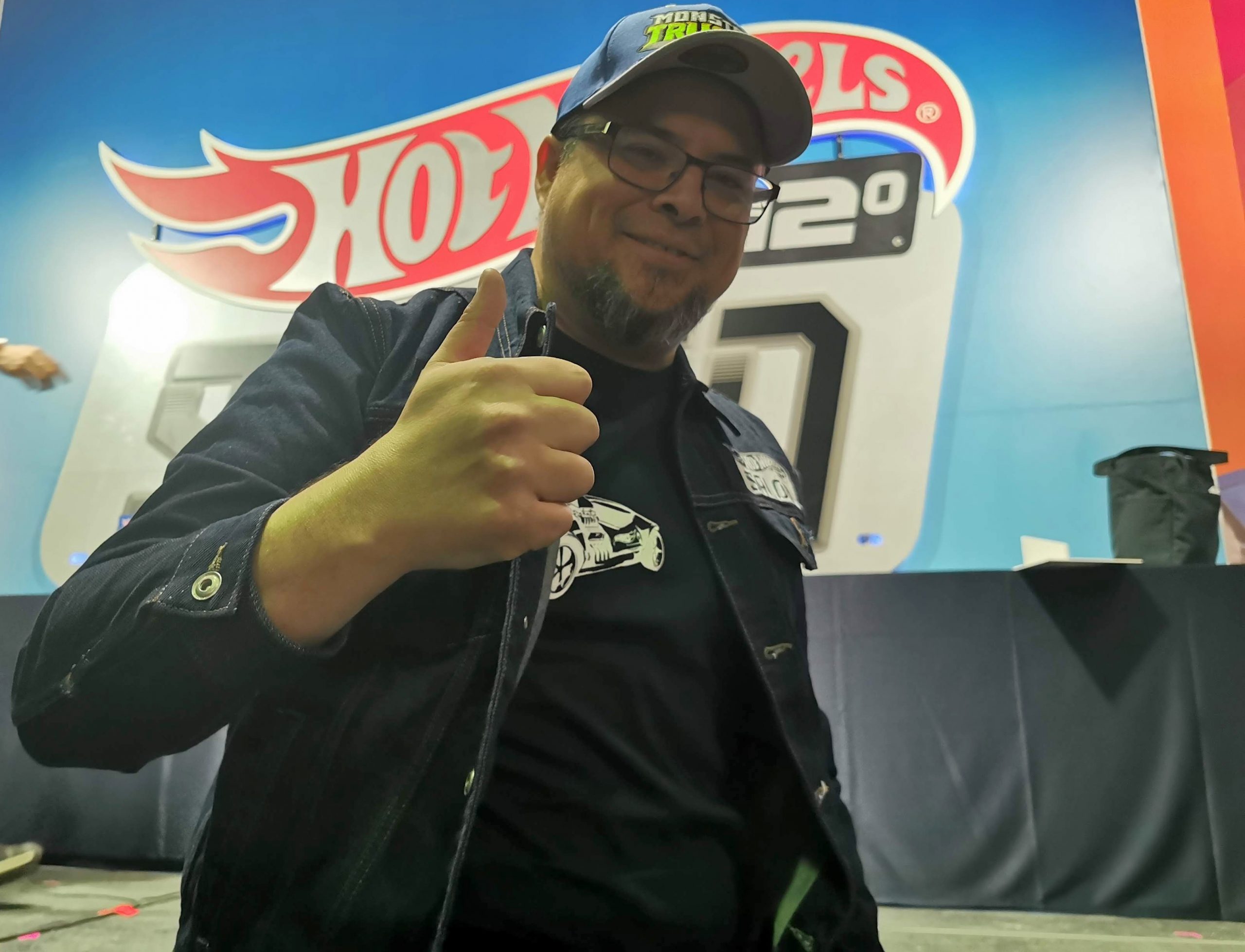 El joven de origen mexicano que diseña millones de cochecitos