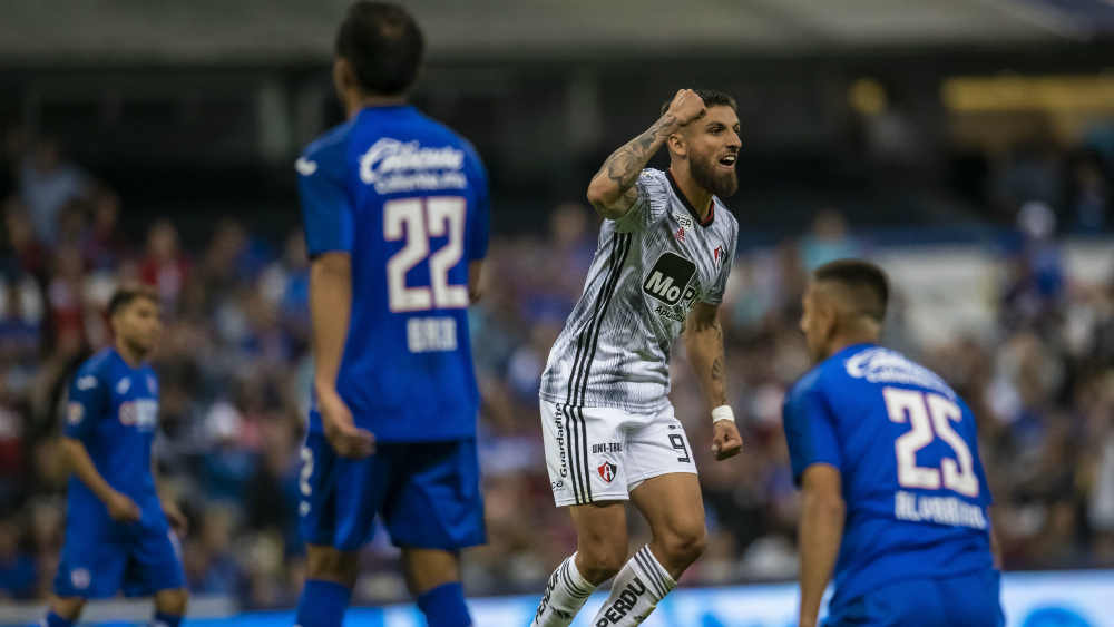 Atlas remonta en el Azteca y vence 2-1 a Cruz Azul