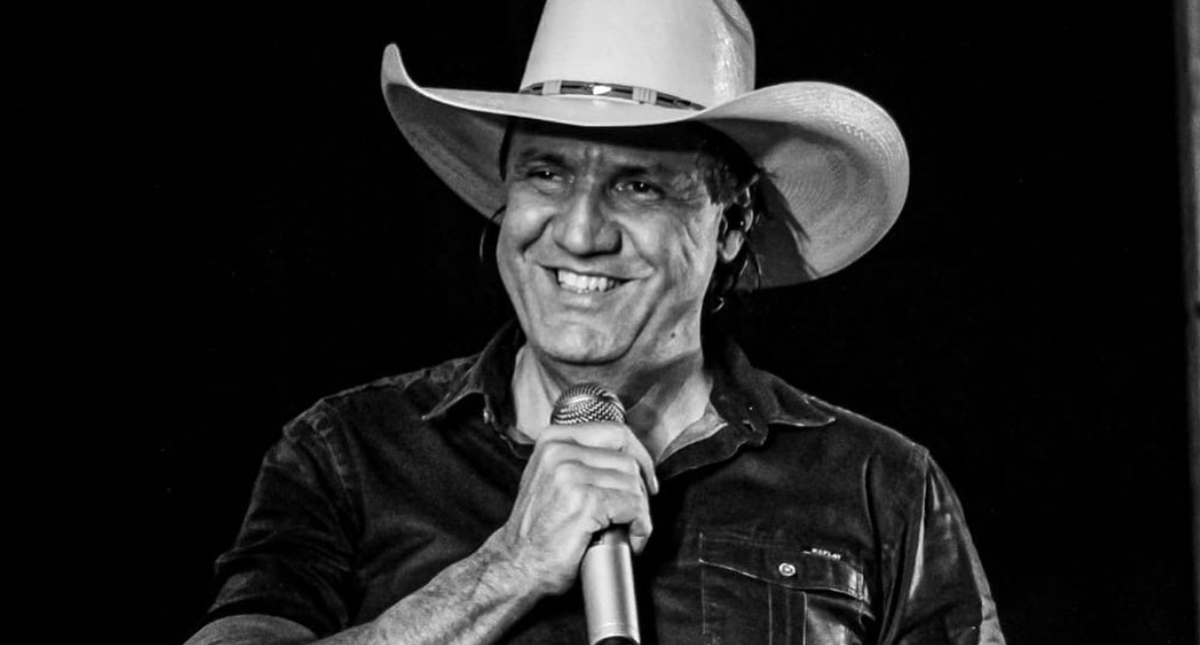 #Video Muere cantante tras infarto fulminante durante show