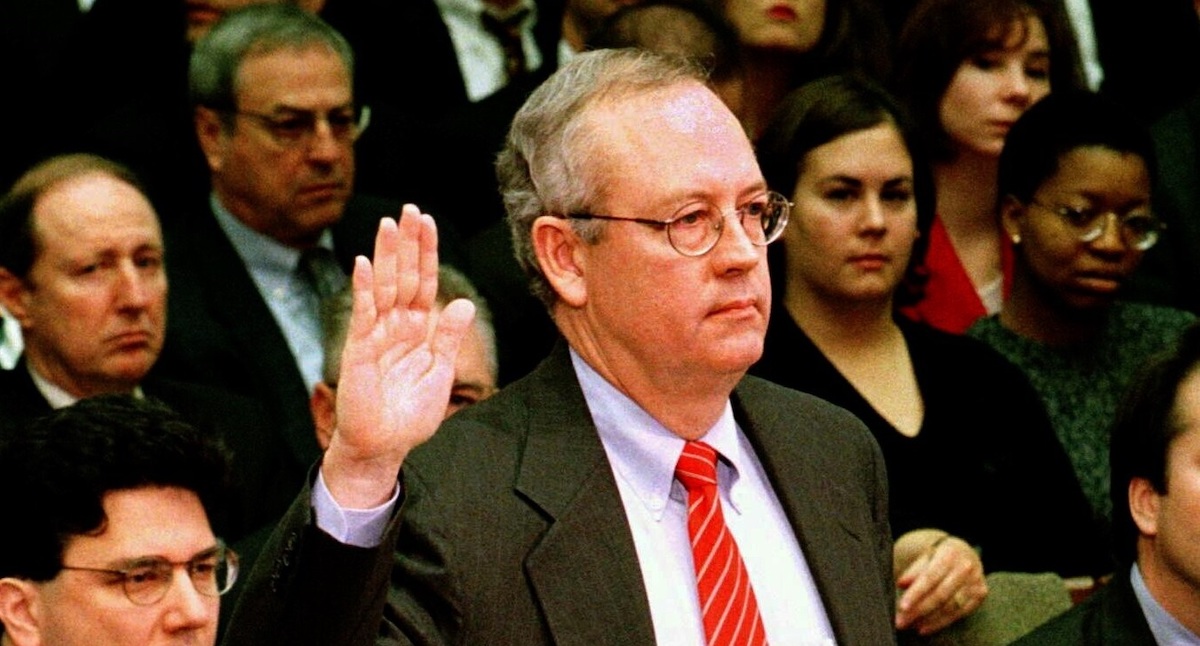 Dos fiscales que investigaron a Clinton defenderán a Trump en impeachment